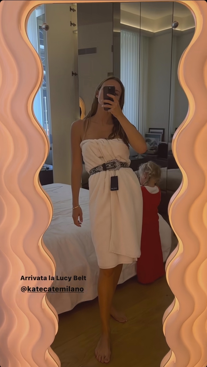 fiammetta cicogna feet 3