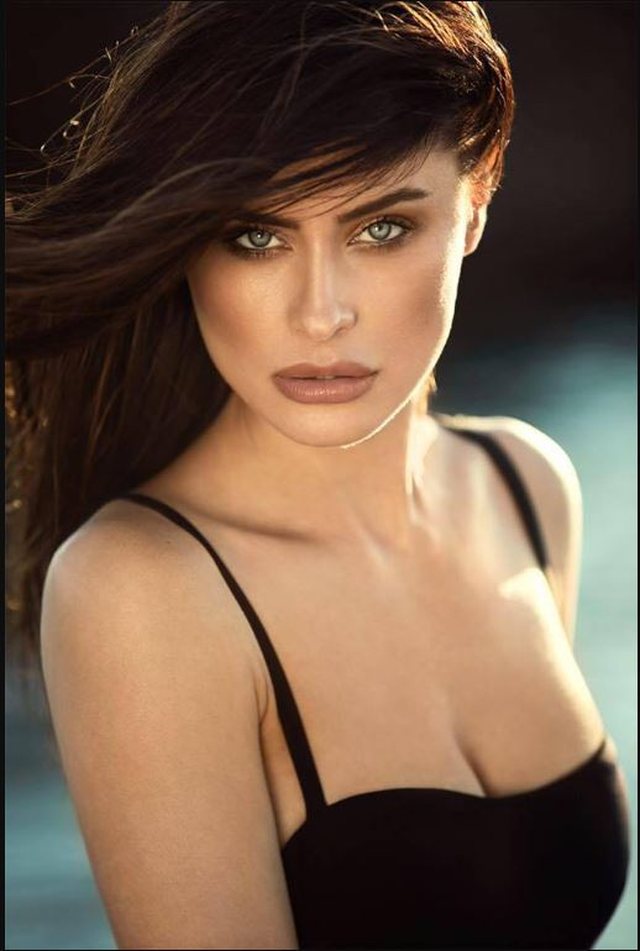 fioralba dizdari feet 3