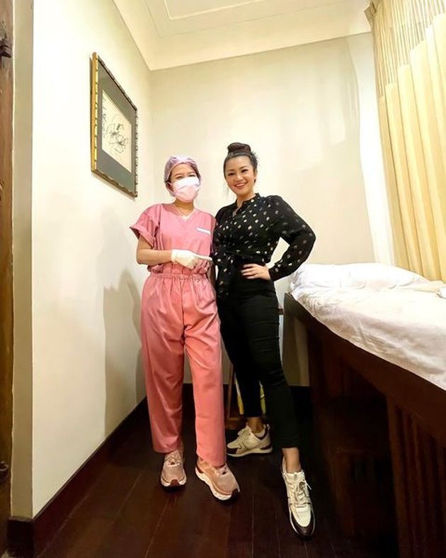 fitri carlina feet 4