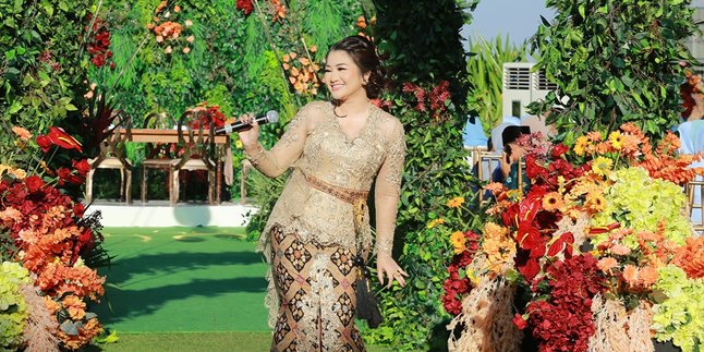 fitri carlina feet 5