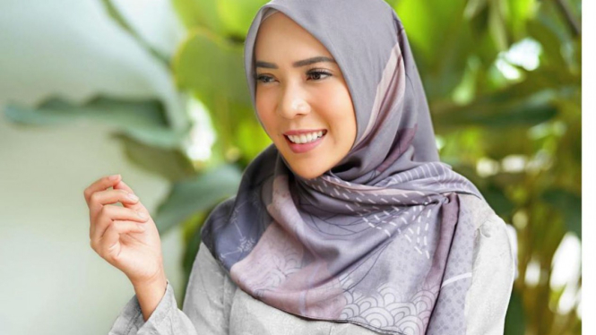 fitri tropica feet 4