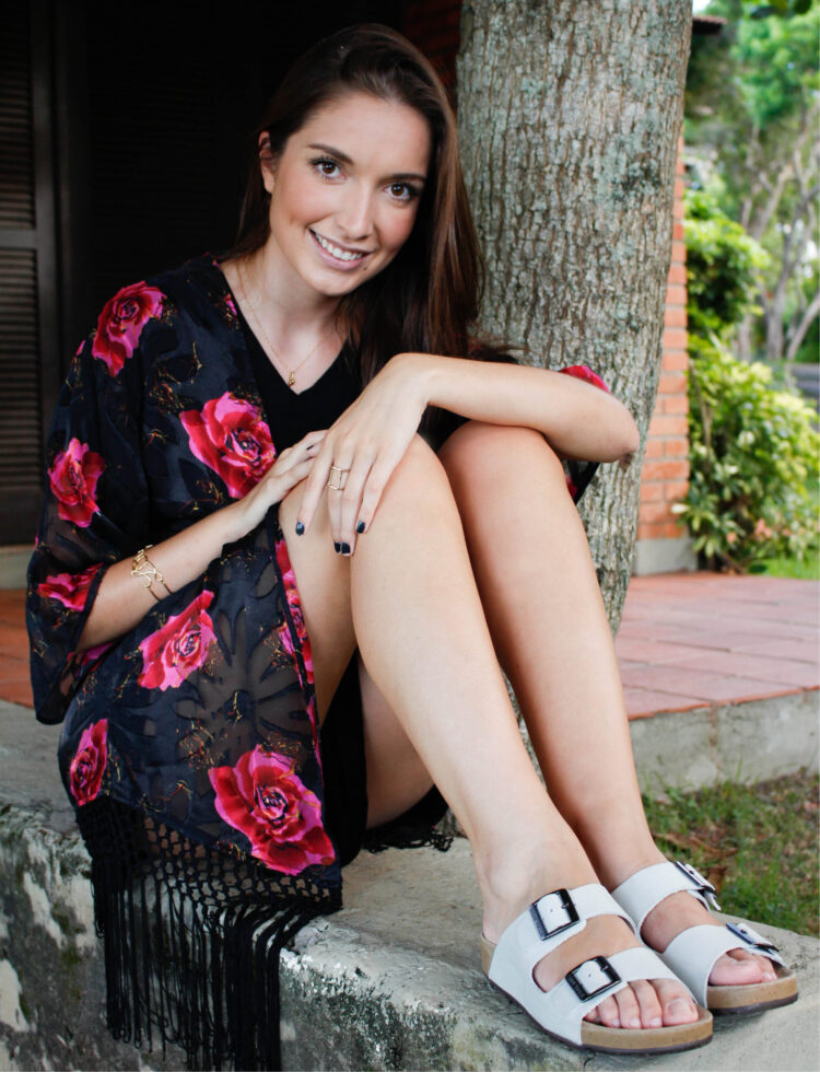 flavia carboni feet scaled