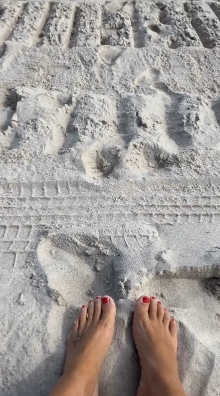 flavia palmiero feet 1