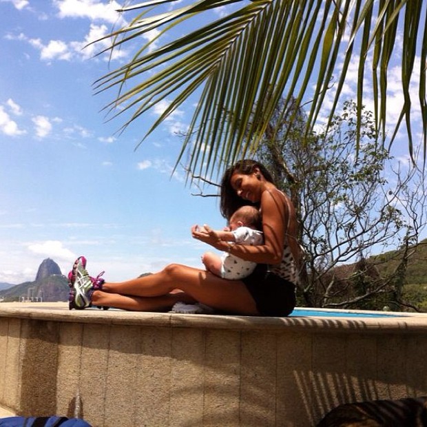 flavia sampaio feet 4