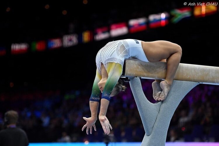 flavia saraiva feet 4