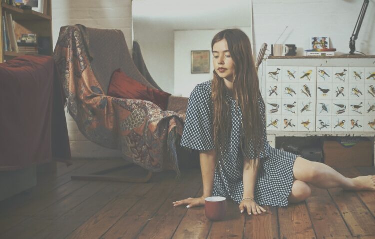 flo morrissey feet 5