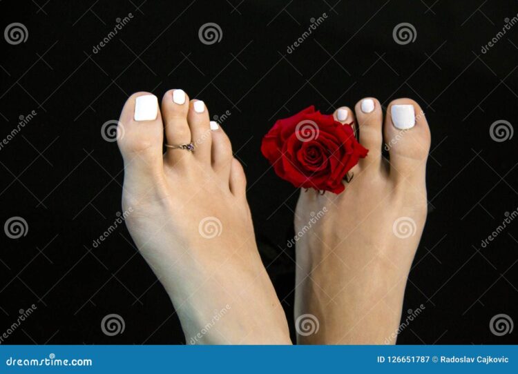 flor de la rosa feet 4