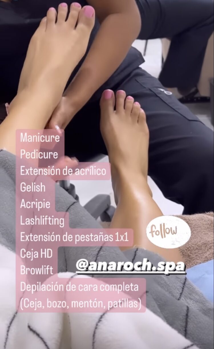flor veliz feet