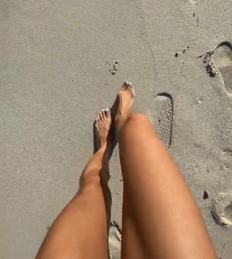 flor ventura feet 2