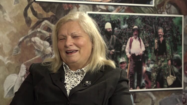 flora brovina feet 2