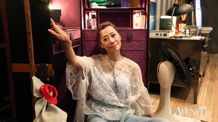 flora cheong leen feet