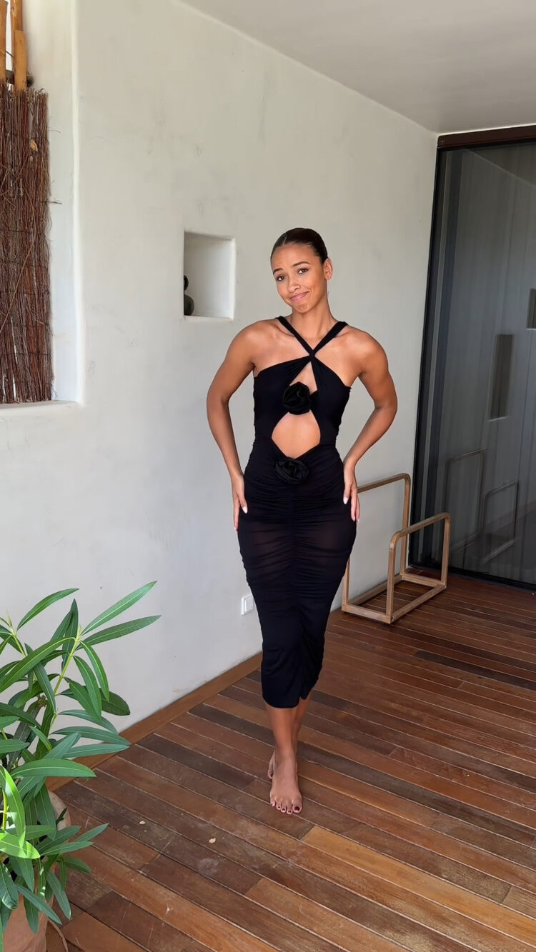 flora coquerel feet 3