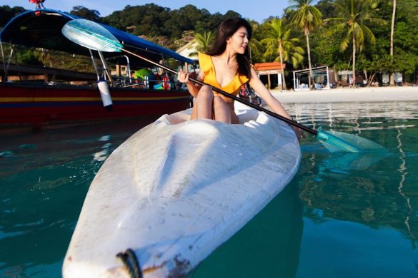 flora lee mei yun feet 6