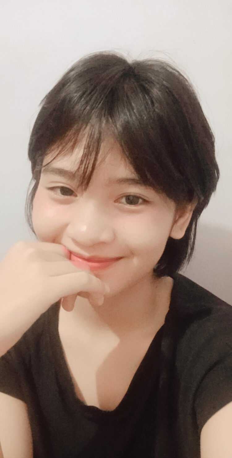 flora shafiqa riyadi feet 3