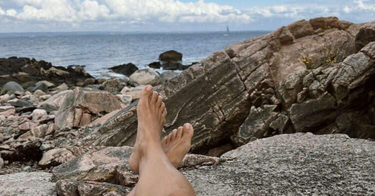 flora wistrom feet 1