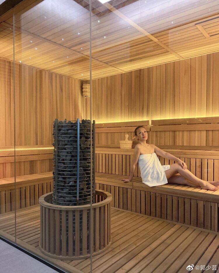 florence kwok feet 4