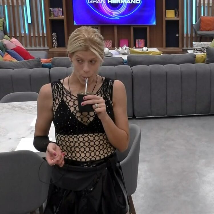 florencia lattanzio feet