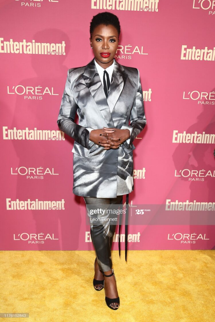 folake olowofoyeku feet 3