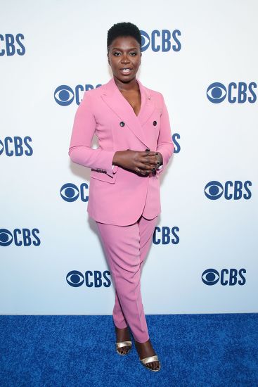 folake olowofoyeku feet 6