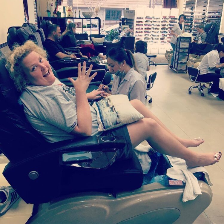 fortune feimster feet 4