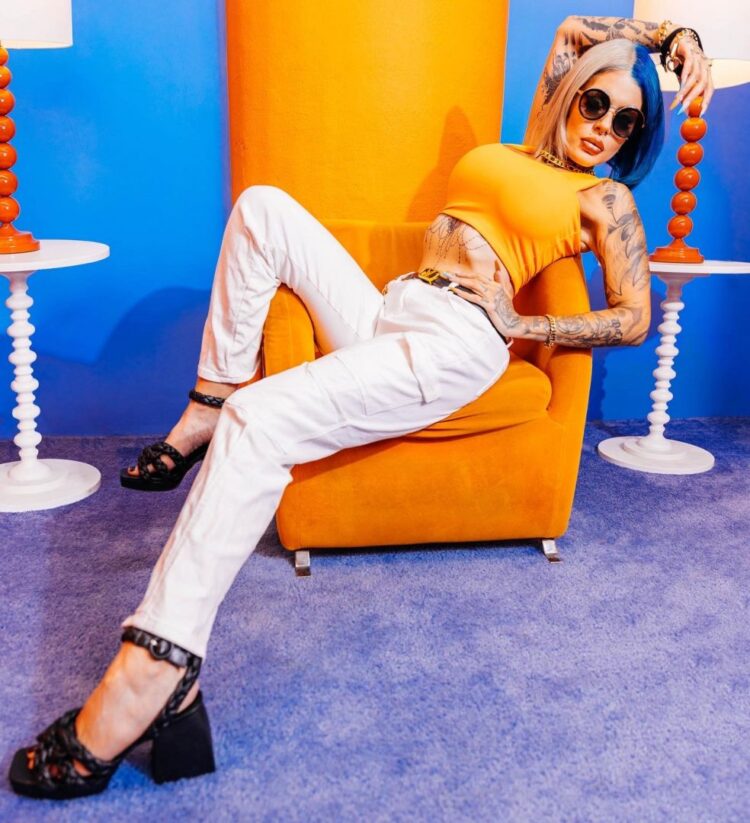 franccesca de struct feet 1