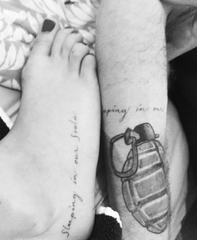 frances bean cobain feet 3