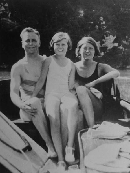 frances fitzgerald feet