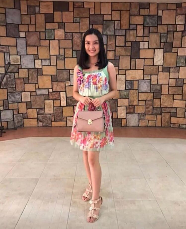 francine diaz feet 4