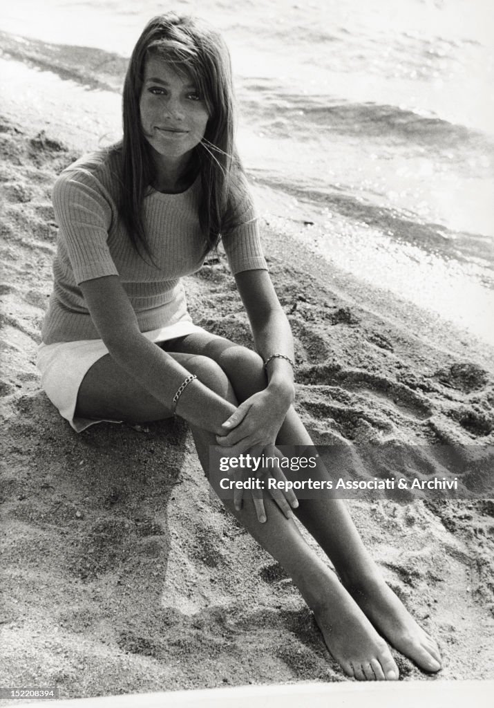 francoise hardy feet 4