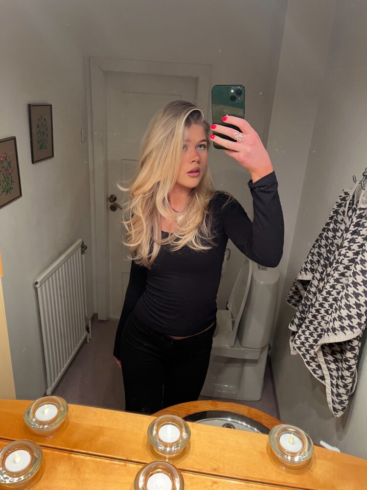 frida soderstrom feet 2