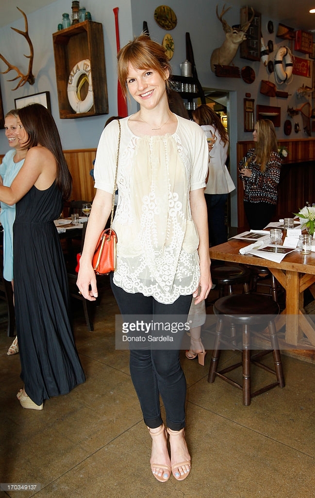 fuchsia sumner feet 1