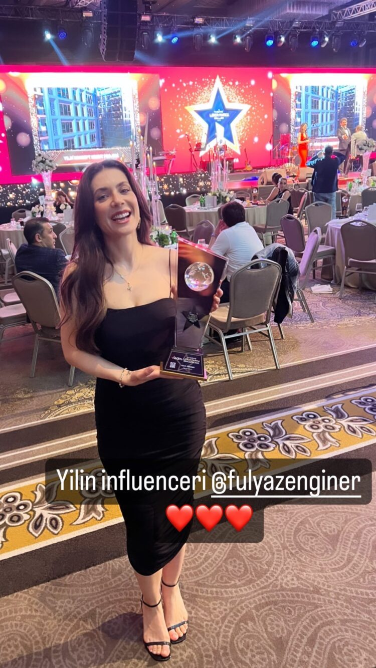 fulya zenginer evren feet 4