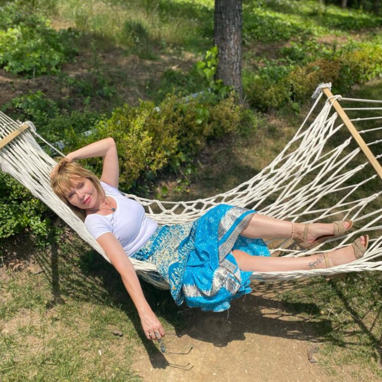 funda anika ilhan feet