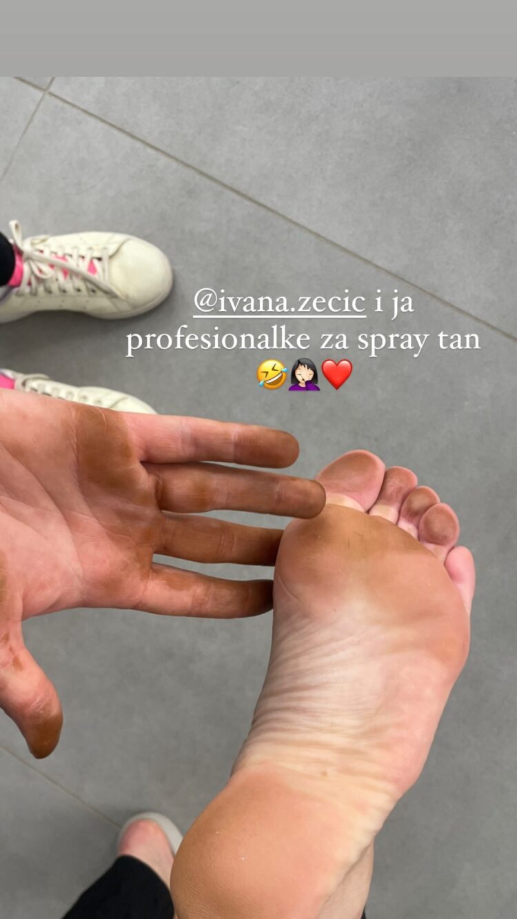 gabriela bali feet 1