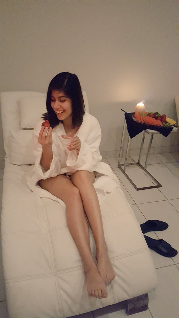 gabriela banuelos feet