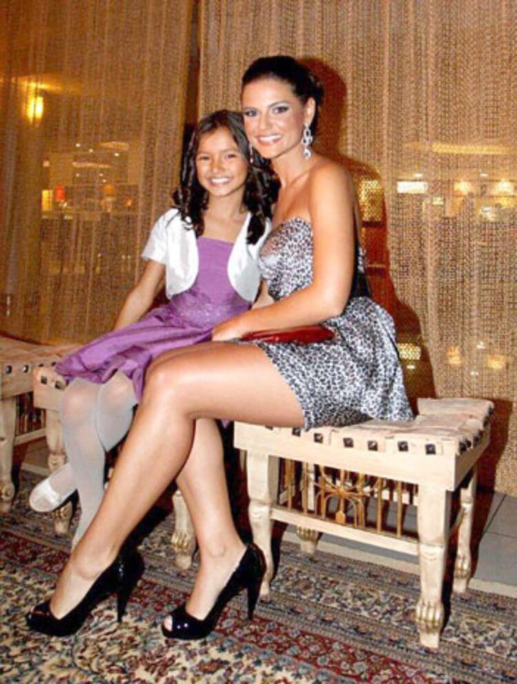 gabriela durlo feet 2