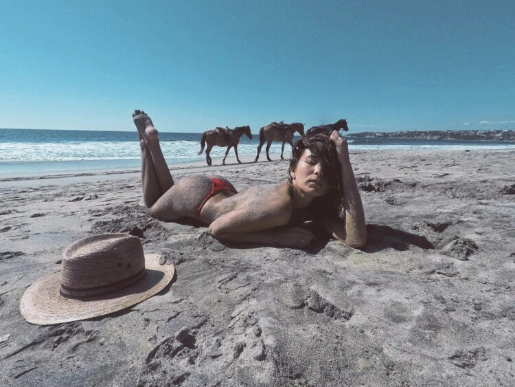 gabriela fernandez feet 4