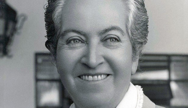 gabriela mistral feet 3