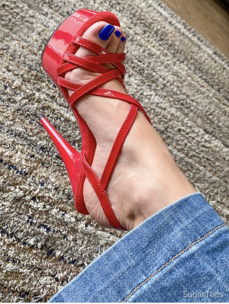 gabriela reta feet 2