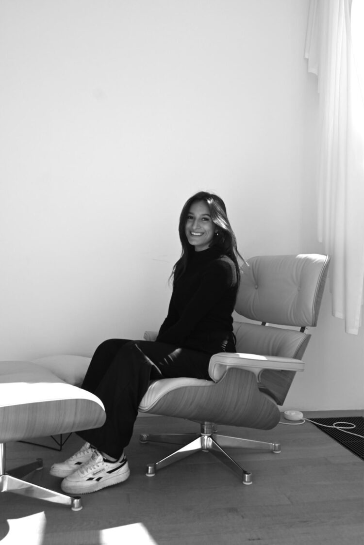 gabriela reta feet 4