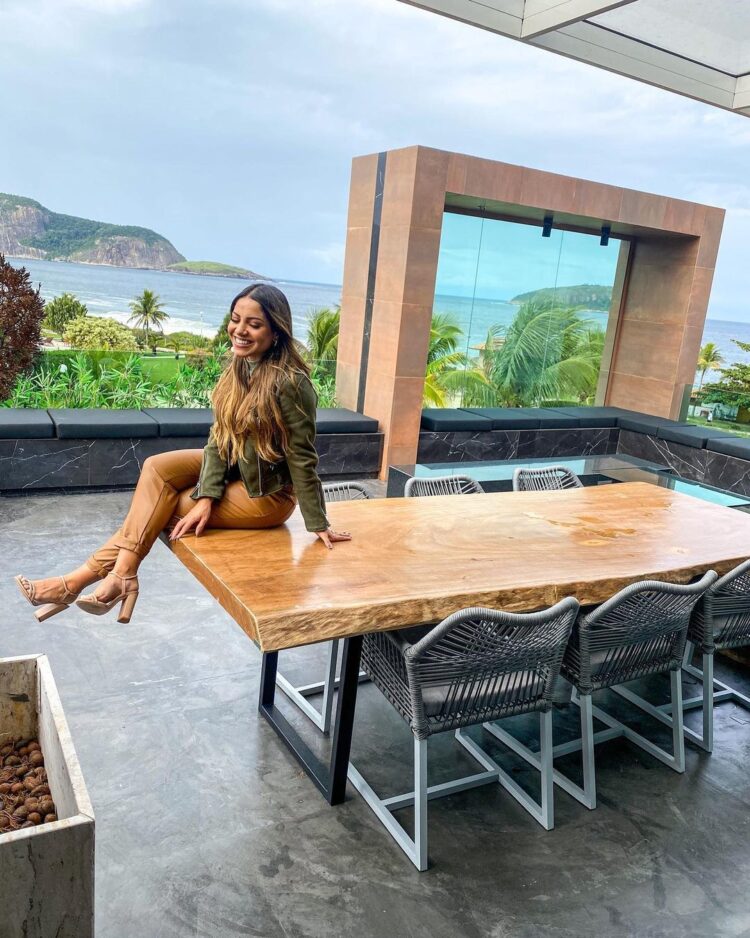 gabriela rocha feet 2