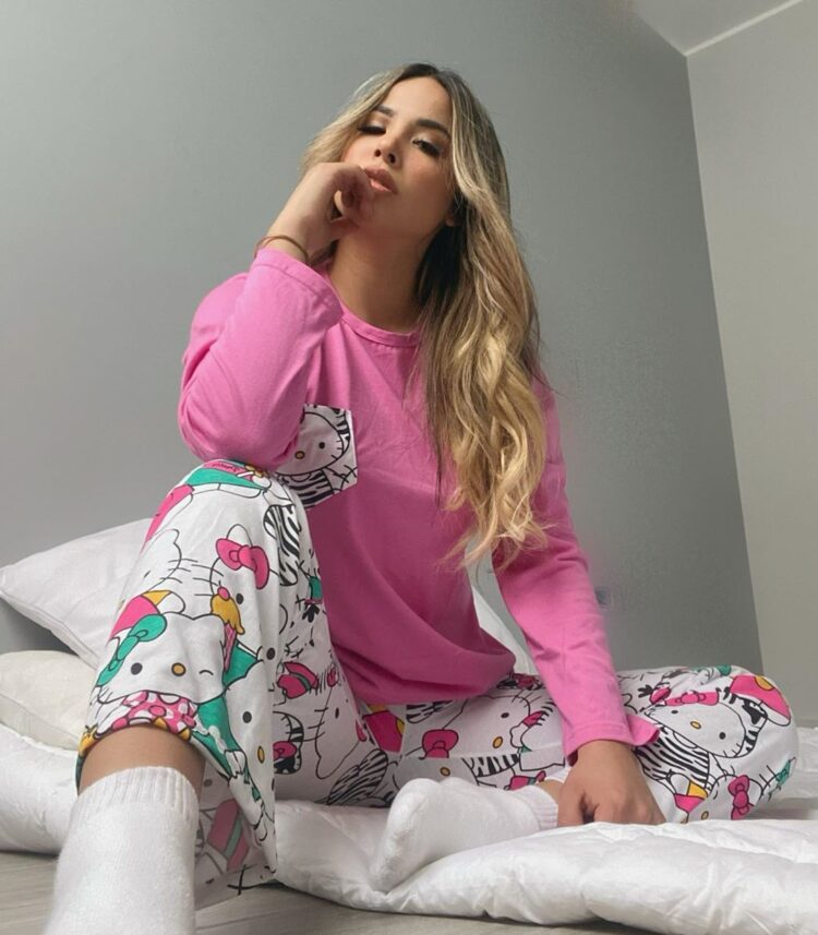 gabriela serpa feet 5