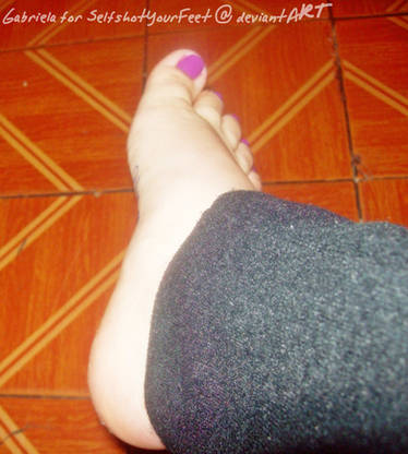 gabriela short feet 4