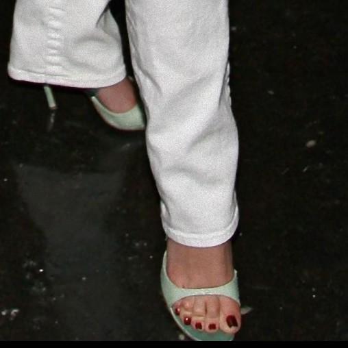 gabriela spanic feet 4