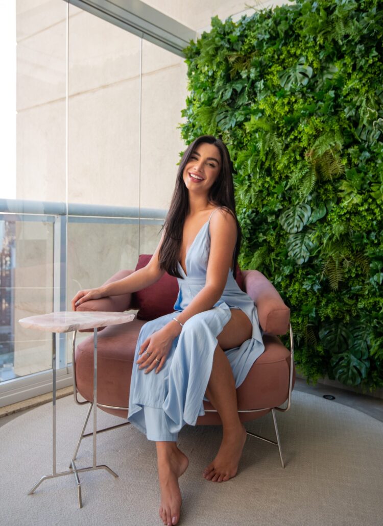 gabriela versiani feet 1 scaled