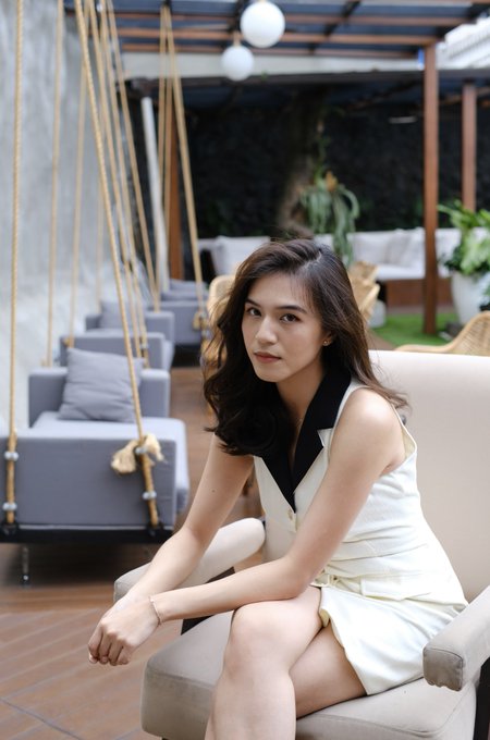 gabriela warouw feet 2