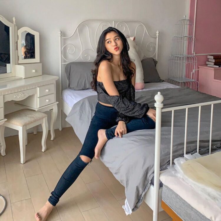 gabriella ekaputri feet 3
