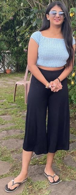 gabriella natalie charlton feet 2