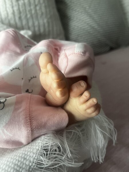 gabriella quinlyn feet 6