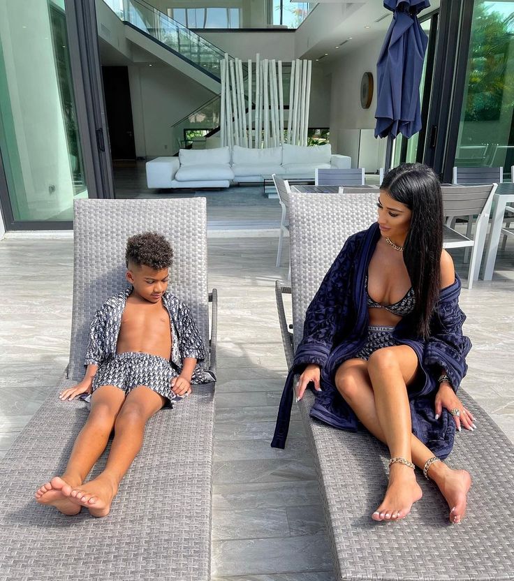 gabriella waheed sanders feet 3